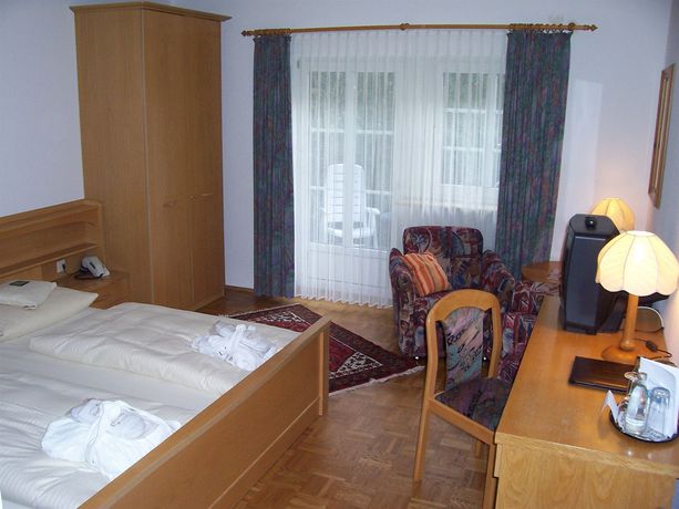 Imagen de los exteriores del Hotel Gartenhotel Weisser Hof. Foto 6