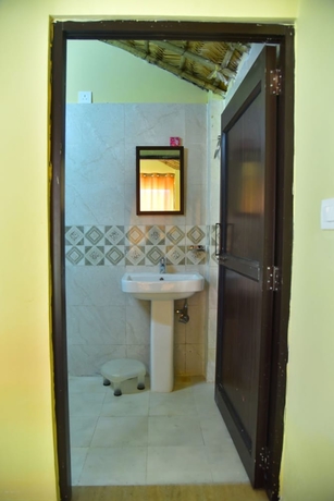 Imagen de la habitación del Hotel Garud Chatti River Resort. Foto 11