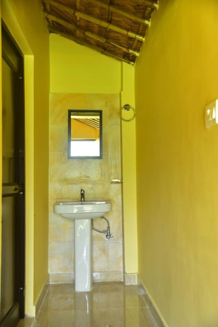 Imagen de la habitación del Hotel Garud Chatti River Resort. Foto 16