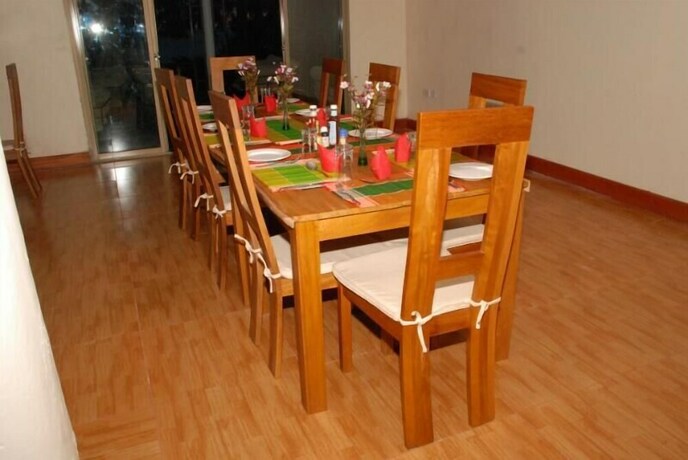 Imagen del bar/restaurante del Hotel Garuga Resort Beach. Foto 18