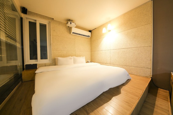 Imagen de la habitación del Hotel Gary Cooper. Foto 14