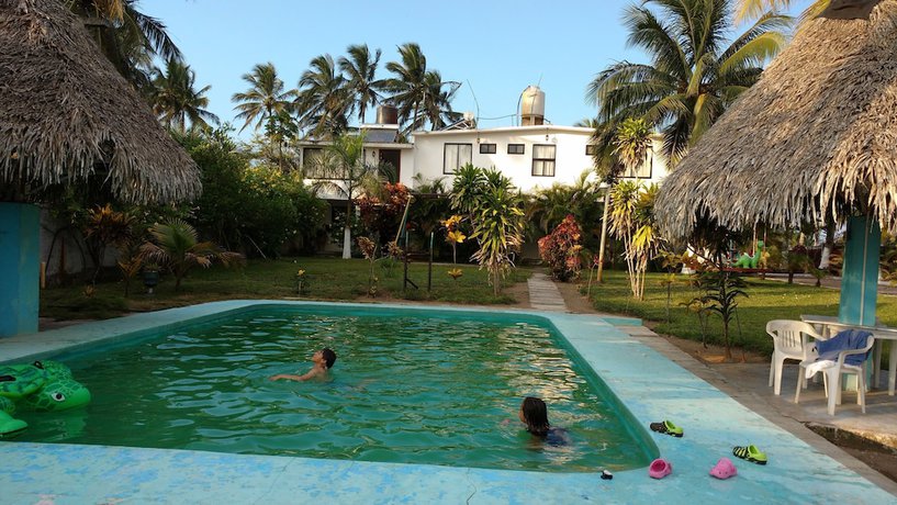 Imagen de la piscina del Hotel Garza Canela. Foto 12
