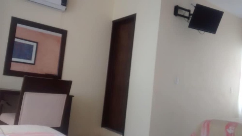 Imagen de la habitación del Hotel Garza Canela. Foto 10