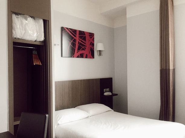 Imagen de la habitación del Hotel Gascogne. Foto 11