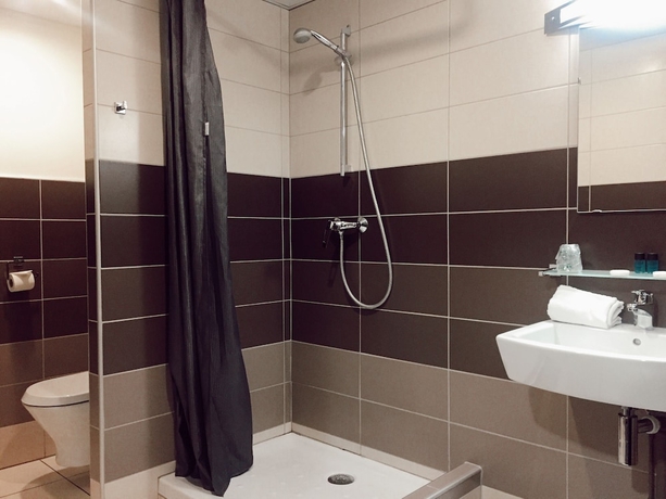 Imagen de la habitación del Hotel Gascogne. Foto 15