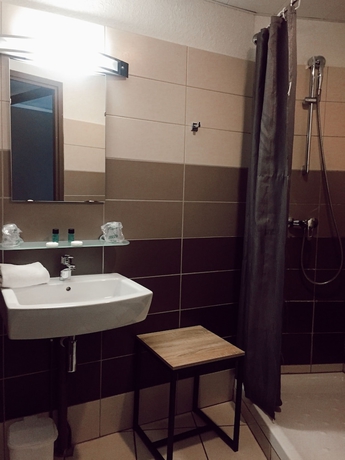 Imagen de la habitación del Hotel Gascogne. Foto 16