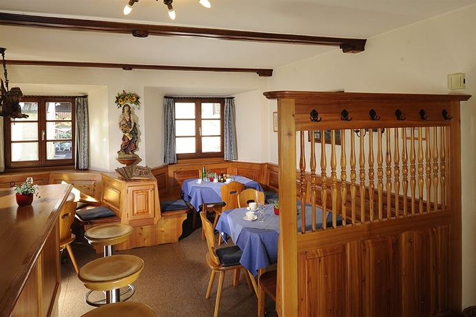 Imagen del bar/restaurante del Hotel Gasthaus Sonne, Rotanger. Foto 3