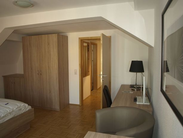 Imagen de la habitación del Hotel Gasthaus Zur Sonne, Dinkelsbuhl. Foto 10