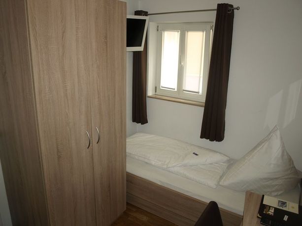Imagen de la habitación del Hotel Gasthaus Zur Sonne, Dinkelsbuhl. Foto 11