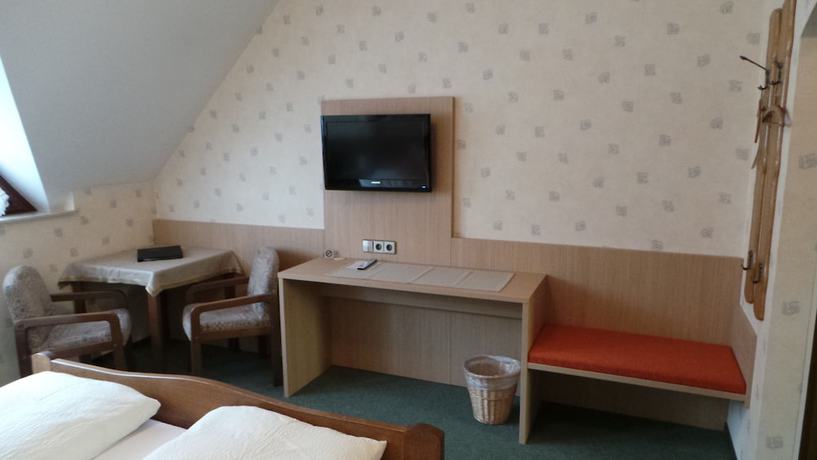 Imagen de la habitación del Hotel Gasthaus-Pension zur Linde. Foto 17