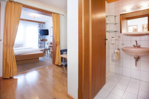 Imagen de la habitación del Hotel Gasthaus-pension Golfvilla. Foto 4