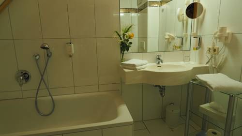 Imagen de la habitación del Hotel Gasthof Adler. Foto 3