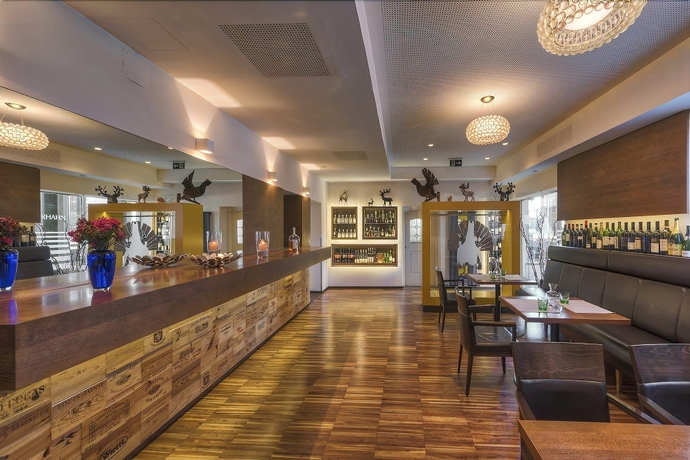 Imagen del bar/restaurante del Hotel Gasthof Auerhahn. Foto 2