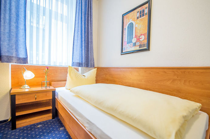 Imagen de los interiores del Hotel Gasthof B&auml;ren Ochsenfurt. Foto 13