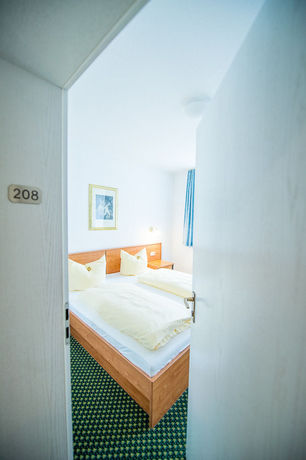 Imagen del bar/restaurante del Hotel Gasthof B&auml;ren Ochsenfurt. Foto 6