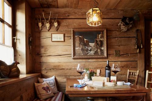 Imagen de la habitación del Hotel Gasthof Hirschen Schwarzenberg. Foto 10