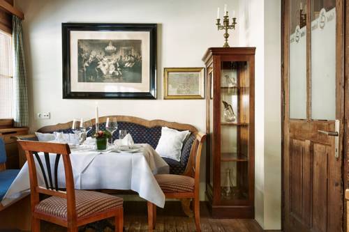 Imagen de la habitación del Hotel Gasthof Hirschen Schwarzenberg. Foto 14