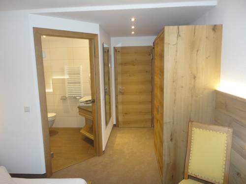 Imagen de la habitación del Hotel Gasthof J&auml;ger, SCHLITTERS. Foto 2