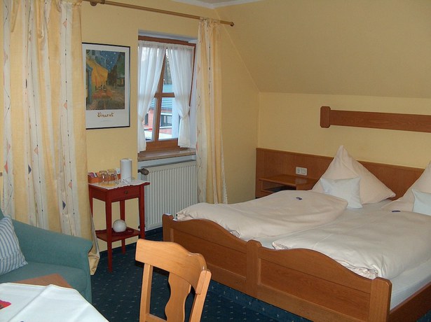 Imagen de la habitación del Hotel Gasthof Krone, Kinding. Foto 17