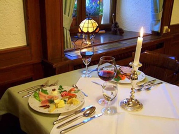 Imagen del bar/restaurante del Hotel Gasthof L&ouml;wen, Breisach. Foto 4