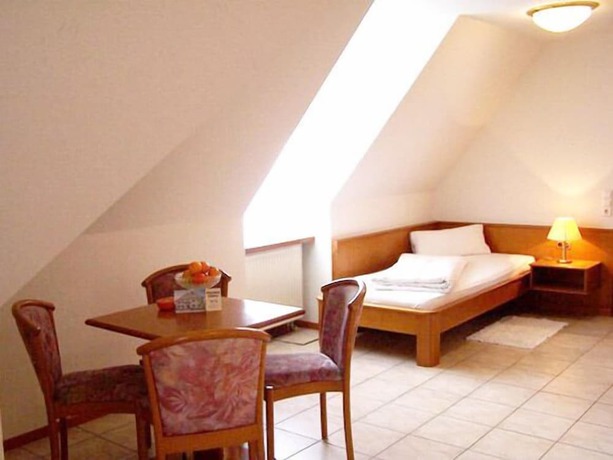 Imagen de la habitación del Hotel Gasthof L&ouml;wen, Breisach. Foto 18