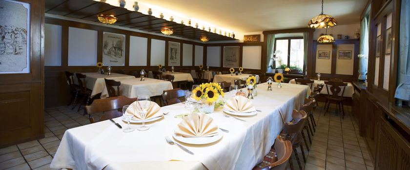 Imagen del bar/restaurante del Hotel Gasthof L&ouml;wen, Breisach. Foto 9