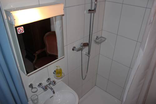 Imagen de la habitación del Hotel Gasthof National. Foto 7