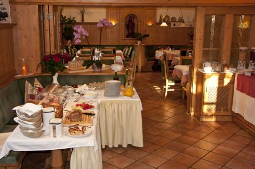 Imagen de la habitación del Hotel Gasthof Neuwirt. Foto 4