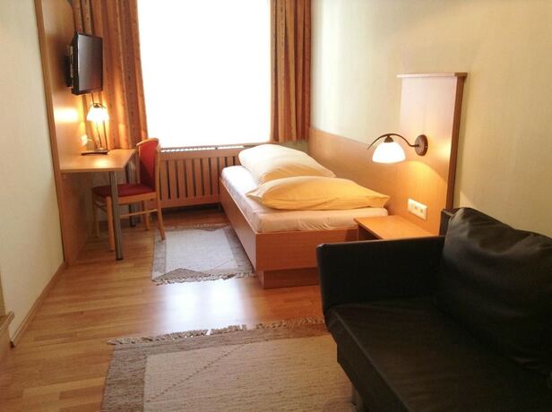 Imagen general del Hotel Gasthof Post, Rosenberg. Foto 14
