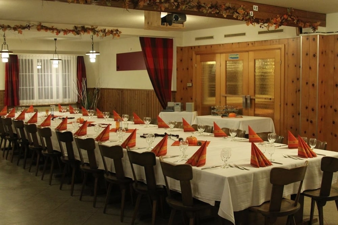 Imagen del bar/restaurante del Hotel Gasthof Rosegg. Foto 7
