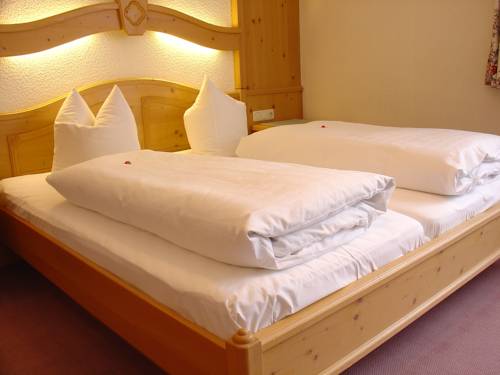 Imagen de la habitación del Hotel Gasthof Schwarzer Adler. Foto 6