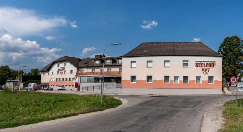 Imagen general del Hotel Gasthof Seeland. Foto 6