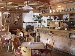 Imagen del bar/restaurante del Hotel Gasthof Skirast. Foto 2