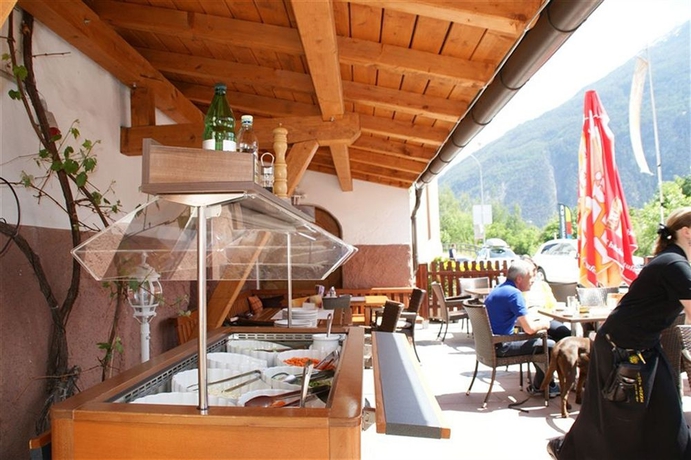 Imagen del bar/restaurante del Hotel Gasthof Sonne. Foto 4