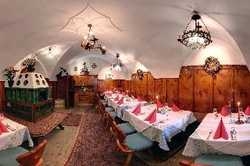 Imagen del bar/restaurante del Hotel Gasthof Unterm Rain. Foto 2