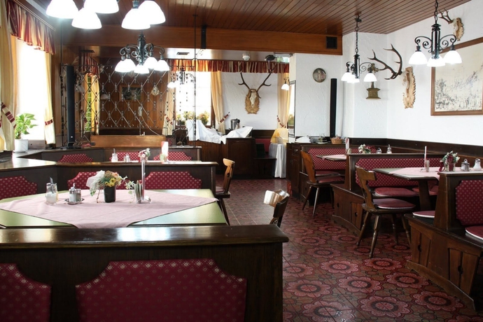 Imagen del bar/restaurante del Hotel Gasthof Zum J&auml;gerwirt. Foto 3