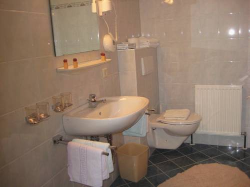 Imagen de la habitación del Hotel Gasthof Zum Stollhofer. Foto 12