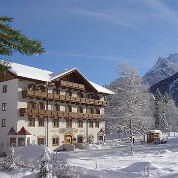 Imagen de los exteriores del Hotel Gasthof Zur Post. Foto 13