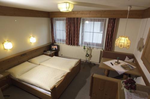 Imagen de la habitación del Hotel Gasthof Zur Post, Sankt Martin bei Lofer. Foto 11