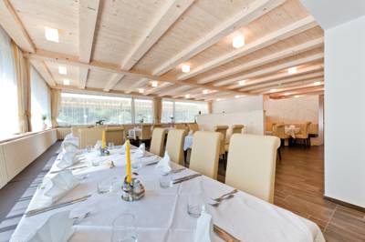 Imagen del bar/restaurante del Hotel Gasthof Zur Sonne, Cardano. Foto 5