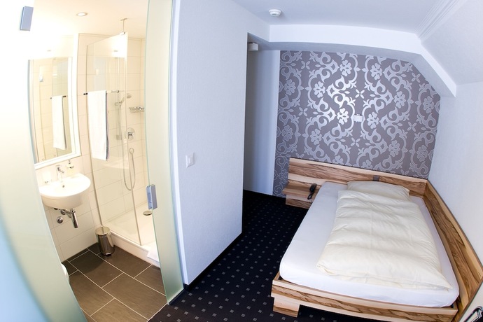 Imagen de la habitación del Hotel Gasthof zur Sonne, St&auml;fa. Foto 13