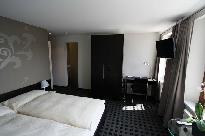 Imagen de la habitación del Hotel Gasthof zur Sonne, St&auml;fa. Foto 14
