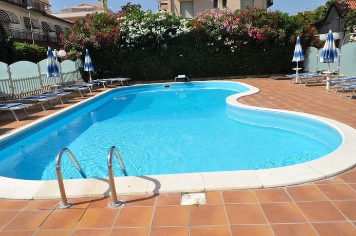 Imagen general del Hotel Gaston. Foto 1