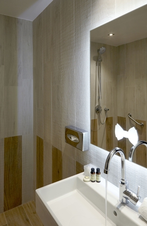 Imagen de la habitación del Hotel Gaston, París. Foto 8