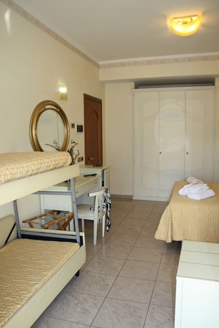 Imagen de la habitación del Hotel Gaston, Viserba. Foto 6