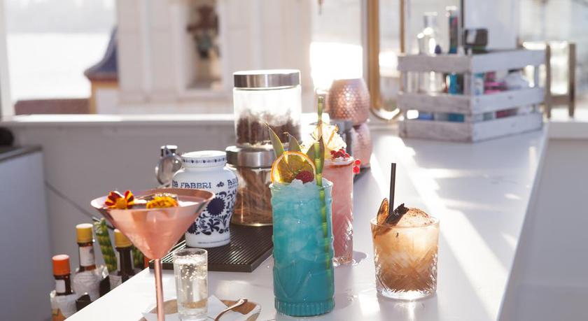 Imagen del bar/restaurante del Hotel Gastrohotel RH Canfali. Foto 3