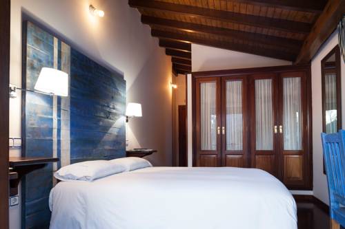 Imagen de la habitación del Hotel Gastron&oacute;mico Cabo Vid&iacute;o. Foto 14