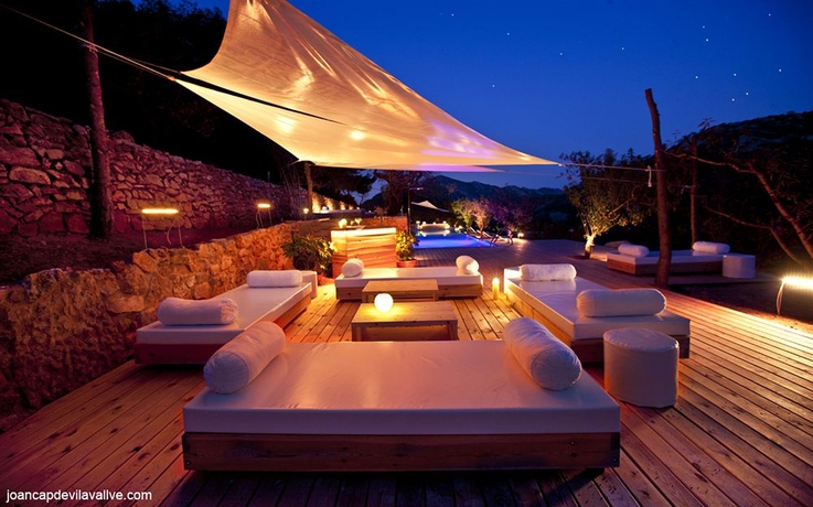 Imagen de la piscina del Hotel Gastronómico Mas Mariassa. Foto 14