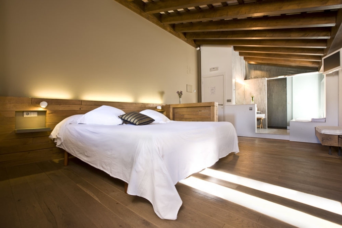 Imagen de la habitación del Hotel Gastronómico Mas Mariassa. Foto 13