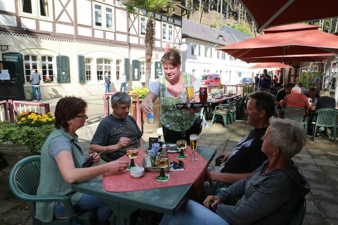 Imagen del bar/restaurante del Hotel Gastst&auml;tte and Pension Lichtenhainer Wasserfall. Foto 4